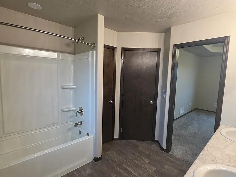 2542 E Meadowside Pl — Photo 13