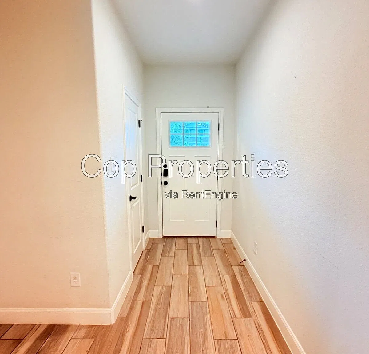 3 bed, 2.0 bath, 1260 sqft, $1,295 — Photo 3