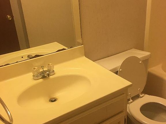 5th image of 1002 Westover Dr