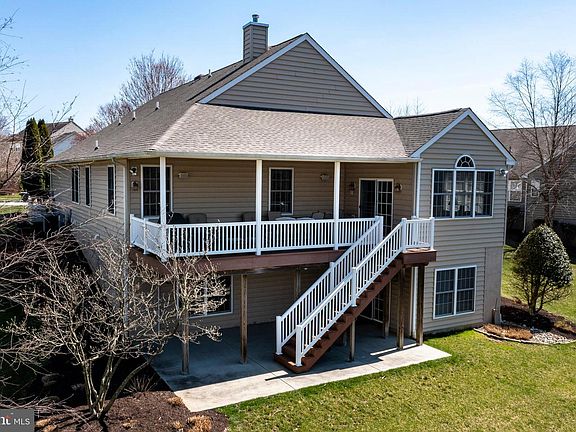 3rd image of 334 Randall Ln
