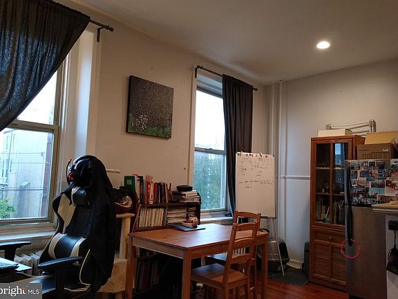 4th image of 828 Corinthian Ave Floor 2