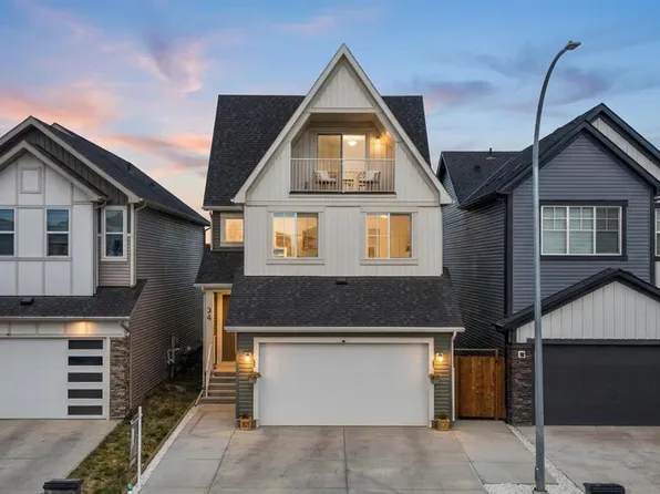 34 W Belvedere Grn SE, Calgary, AB T2A 7G2