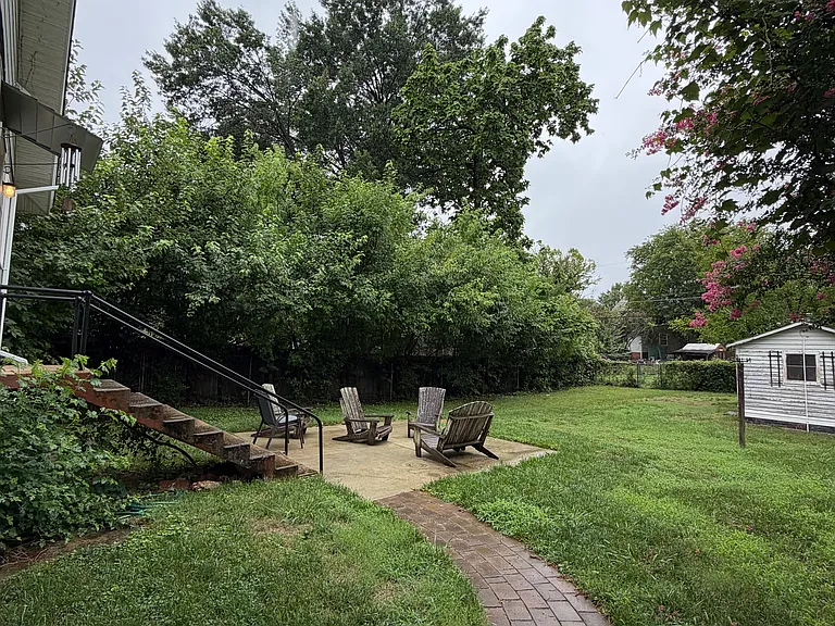 entrance to back from side yard