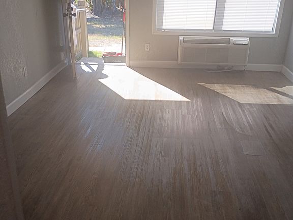 3rd image of 729C Poinsettia Ave #21