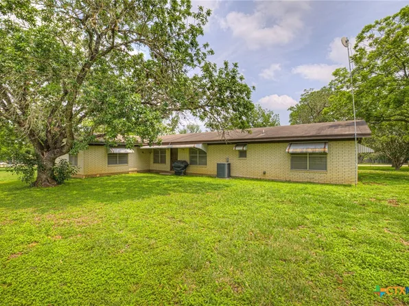 236 Shady Ln, Seguin, TX 78155