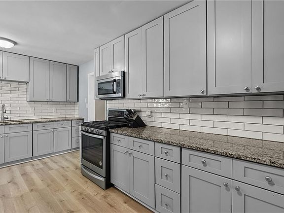 2nd image of 48 Cornwall Ter