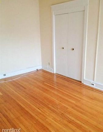 3rd image of 144 W Allens Ln APT C25