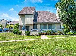 8 Spencer St, Somerset, NJ 08873