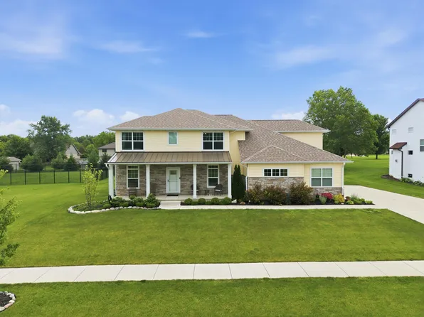 8605 Manor House Dr, Saint John, IN 46373