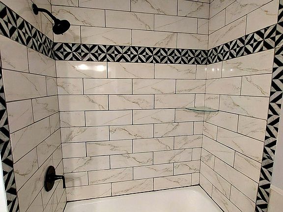 5th image of 756 Kent Rd