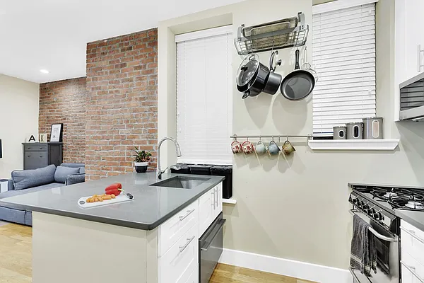 Rented by Cooper & Cooper Real Estate | media 8