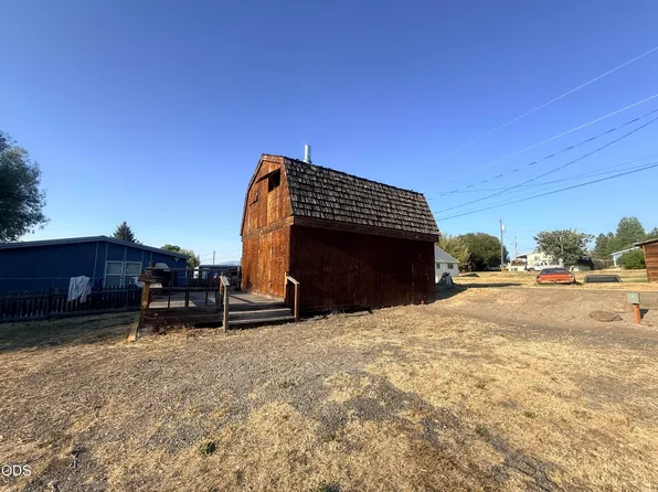 204 C Ave, Seneca, OR 97873