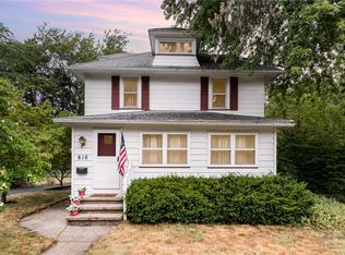 810 Stone Rd, Rochester, NY 14616