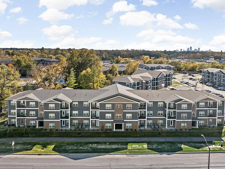 Forty Six Flats — Photo 29