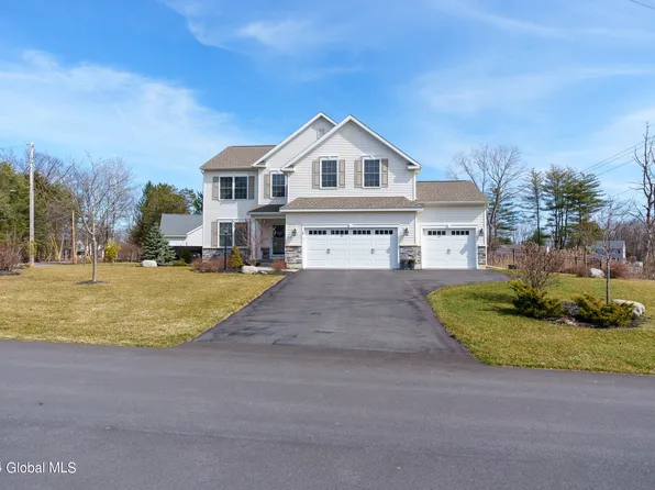 6 Madeleine Lane, Glenmont, NY 12077