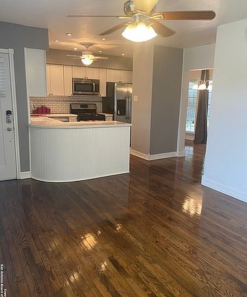 3rd image of 272 W Mariposa Dr #2