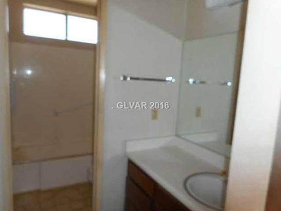 4th image of 363 S Tonopah Dr