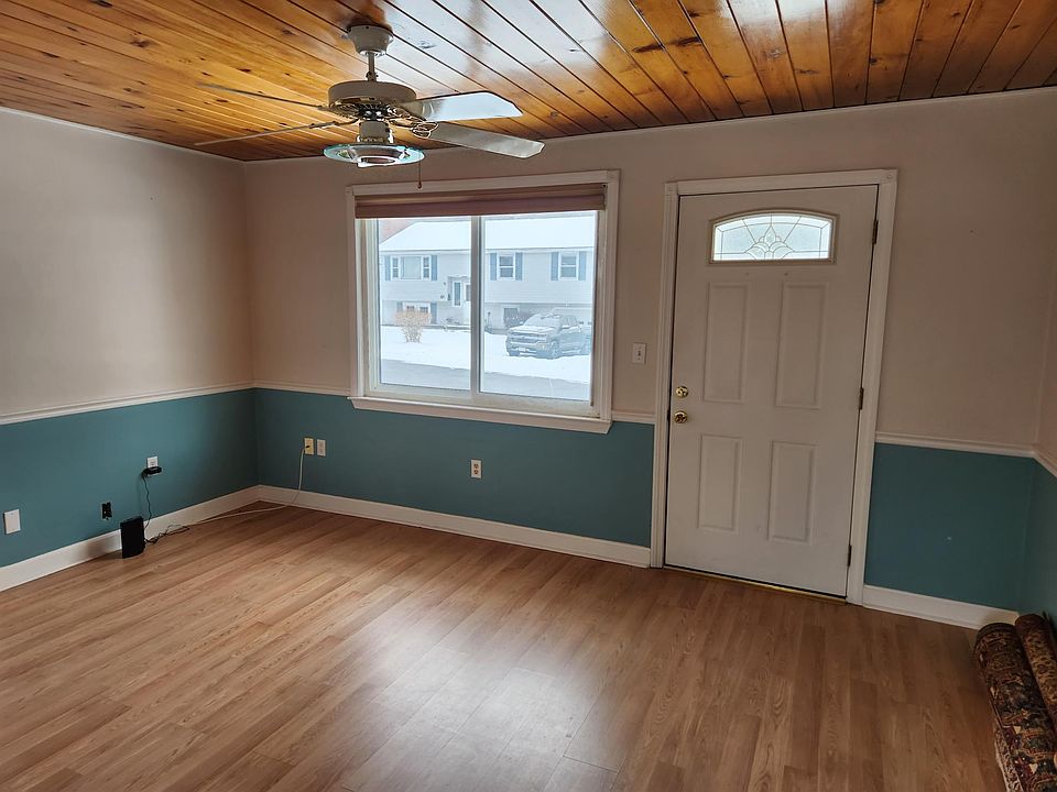 42 Willard St Ayer MA Zillow