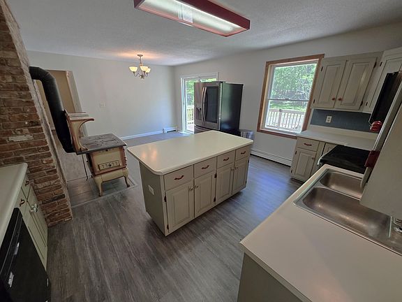 3rd image of 58 Berry Road