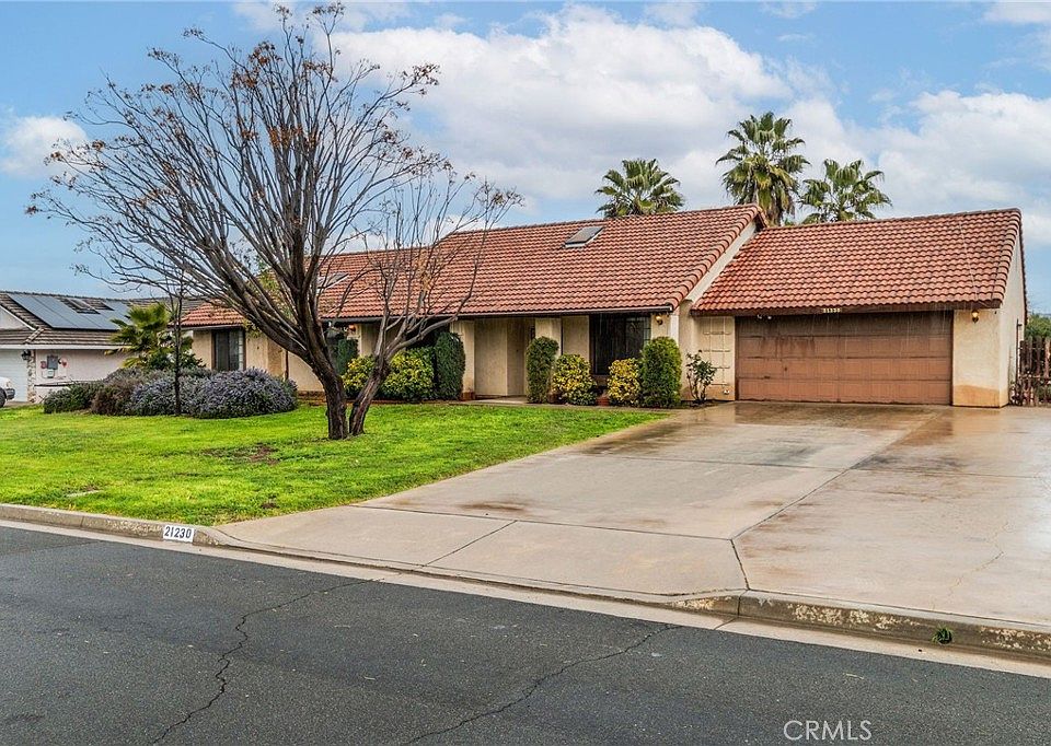 1st image of 21230 Macarthur Dr