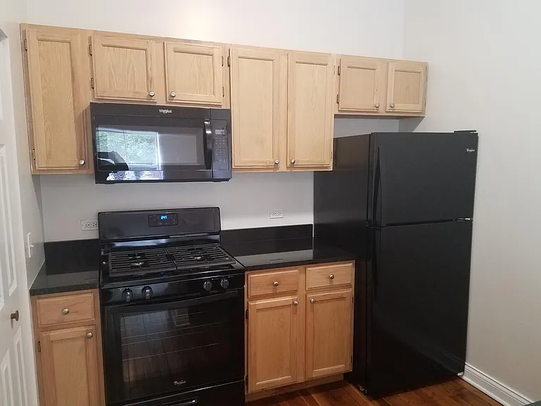 943 E 52nd St #3 — Photo 8