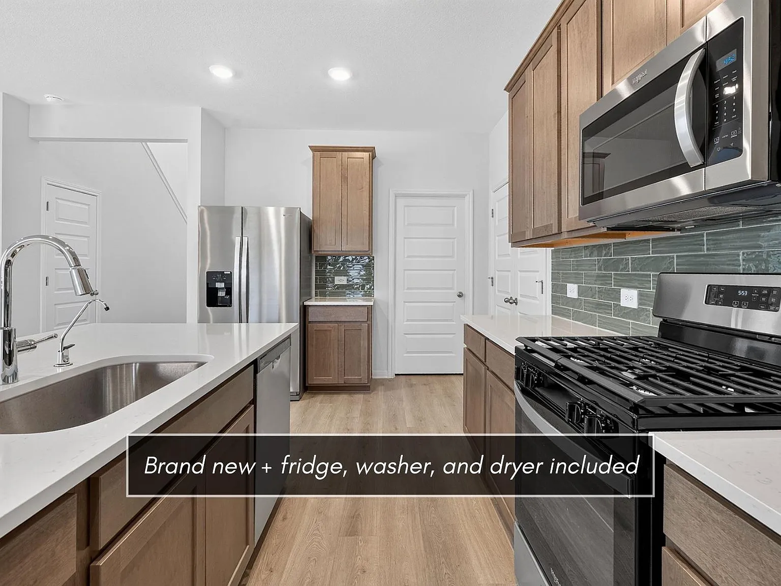 4 bed, 2.5 bath, 1981 sqft, $2,350 — Photo 3