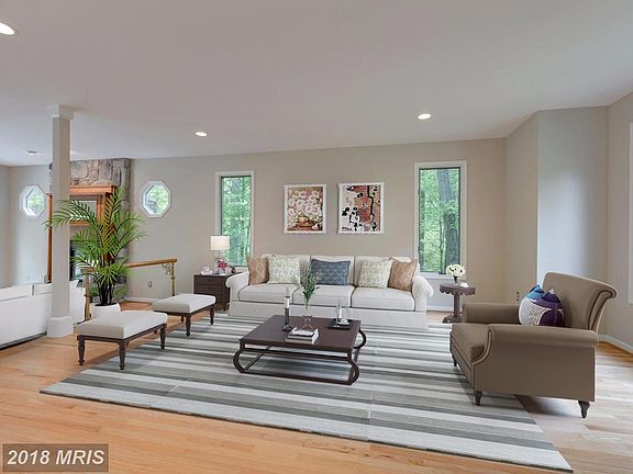 4th image of 974 Millwood Ln