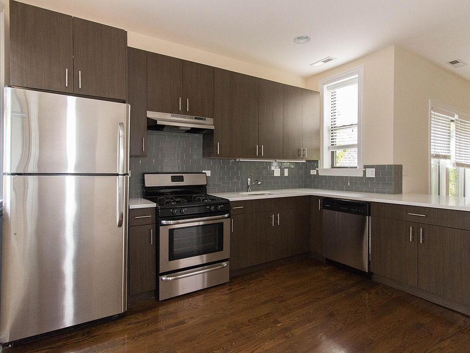 1st image of 3711 N Wilton Ave #1N