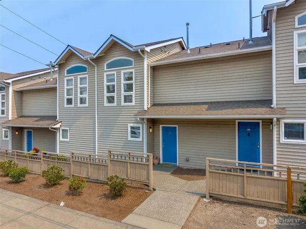 901 E Marine View Drive #104, Everett, WA 98201
