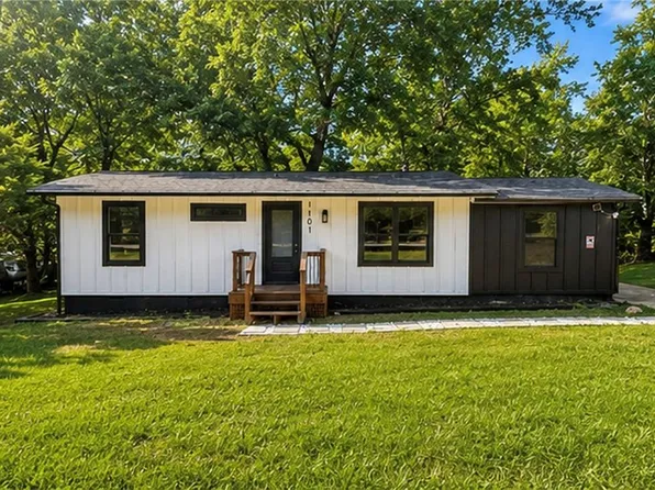 1101 Isa Dr SE, Atlanta, GA 30315