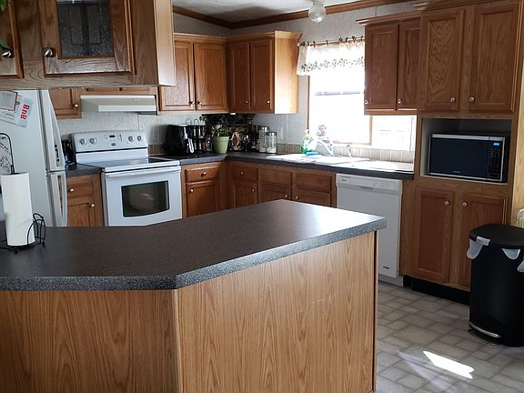 3rd image of 1420 Snares Way
