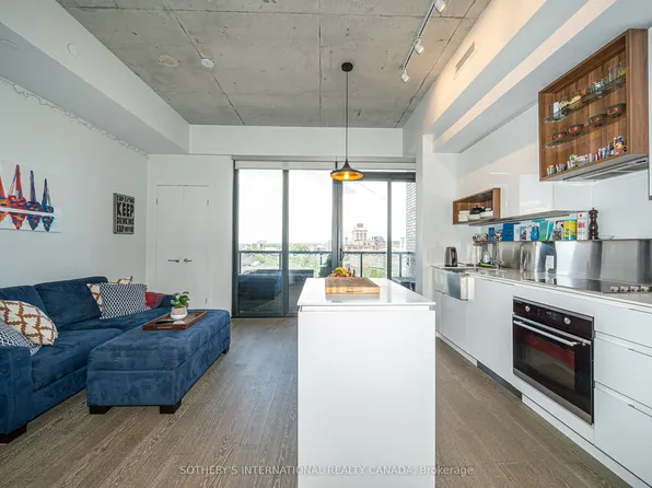 383 Sorauren Ave #807, Toronto, ON M6R 0A4