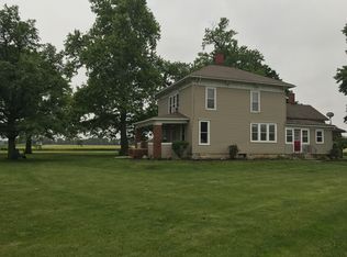 8205 Middle Rd, Morris, IL 60450