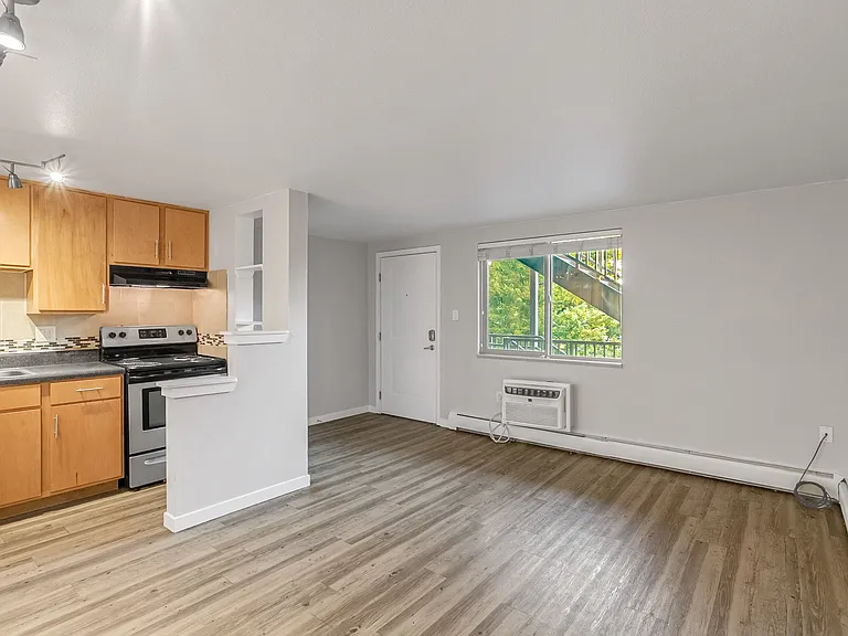 410 Delaware St — Photo 40