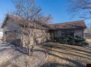 201 Homestead Rd, Mankato, MN 56001