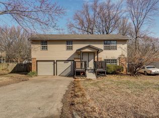 3225 W Winchester Rd, Springfield, MO 65807