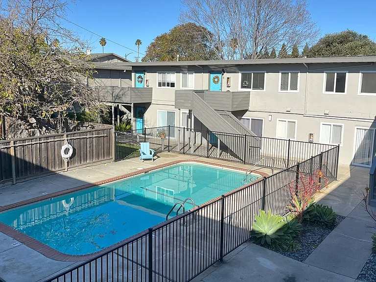 611 San Luisito Way #4 — Photo 8