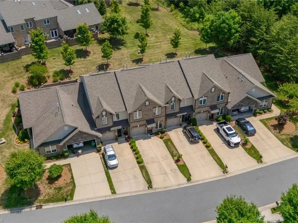 633 Stags Leap Ct, High Point, NC 27265
