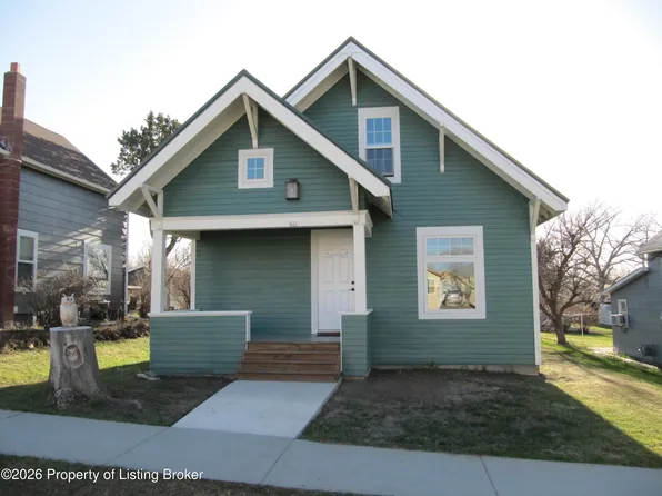 441 1st Ave NW, Beach, ND 58621