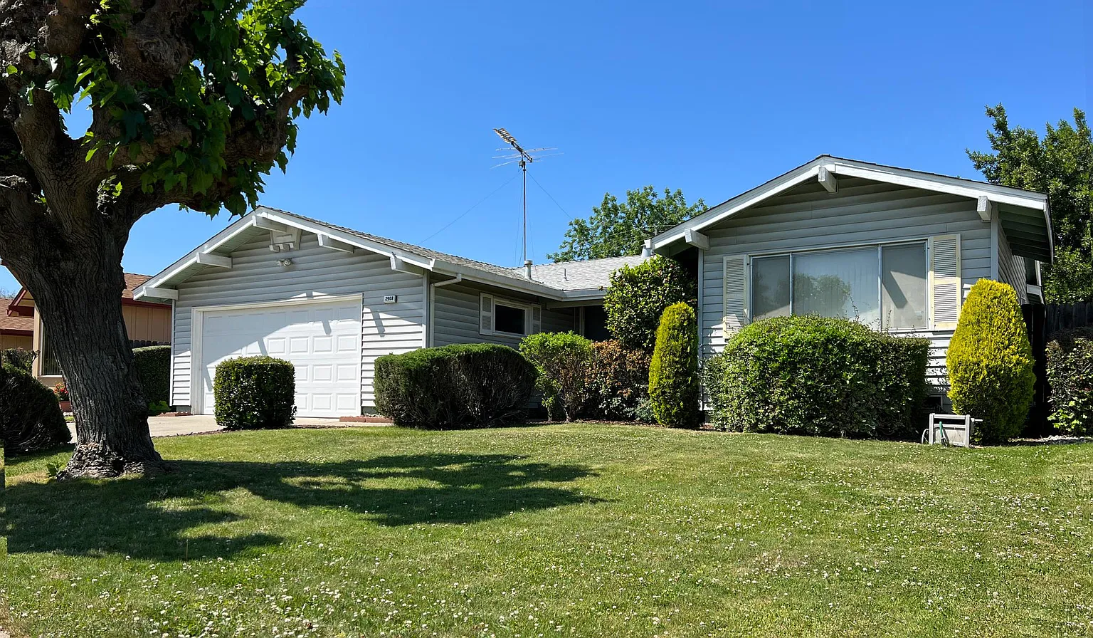 2908 Notre Dame Dr photo 1