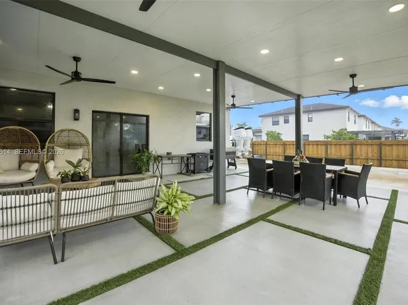 25009 SW 108th Ave, Homestead, FL 33032