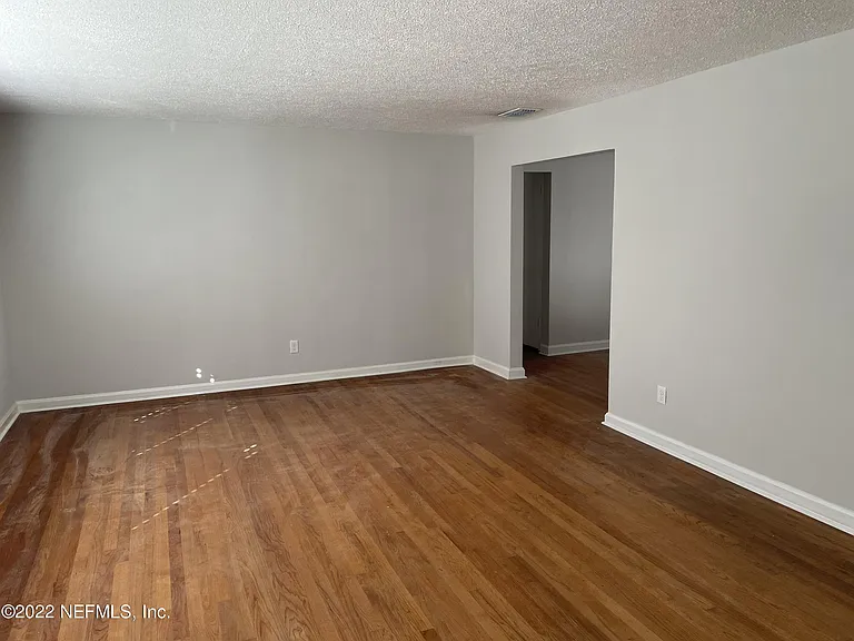 3677 Walsh St — Photo 6
