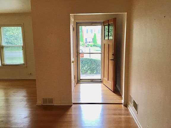 2nd image of 9532 Springfield Ave