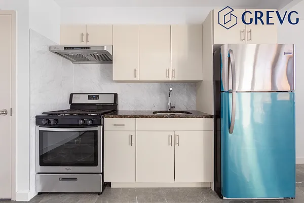 Sold by Global Real Estate Ventures Group LLC | media 9