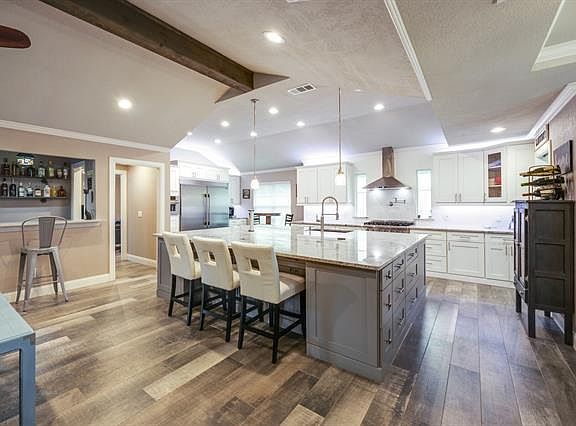 5th image of 2820 La Quinta Dr