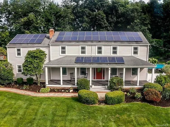 9 Grand Place, Newtown, CT 06470