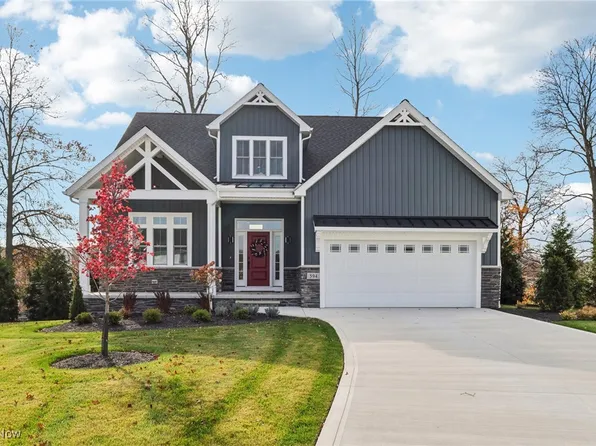 594 Magnolia Ct, Mayfield Village, OH 44143