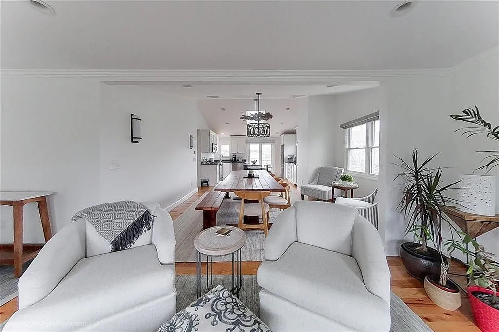 4 Evarts St — Photo 4