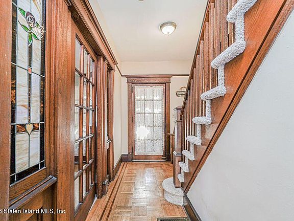 3rd image of 110 Cortlandt St