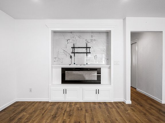 4th image of 3843 Canterbury Dr